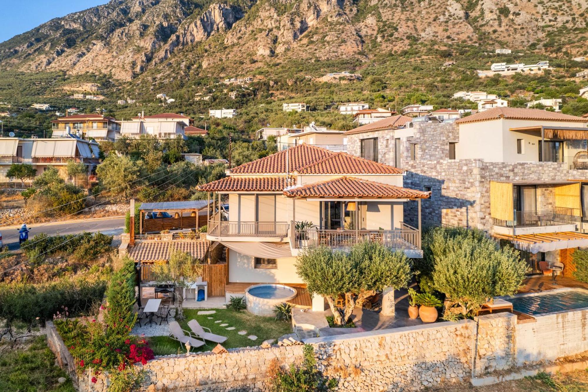 Ferienwohnung Petrichor Kalamata Exterior foto